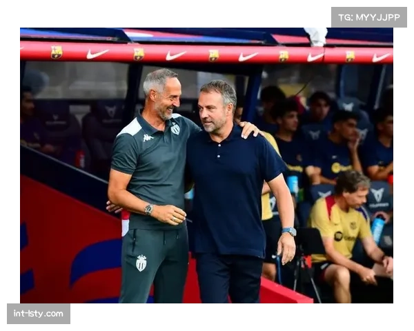 场边的父亲:摩纳哥主帅许特尔与儿子在看台的温情瞬间